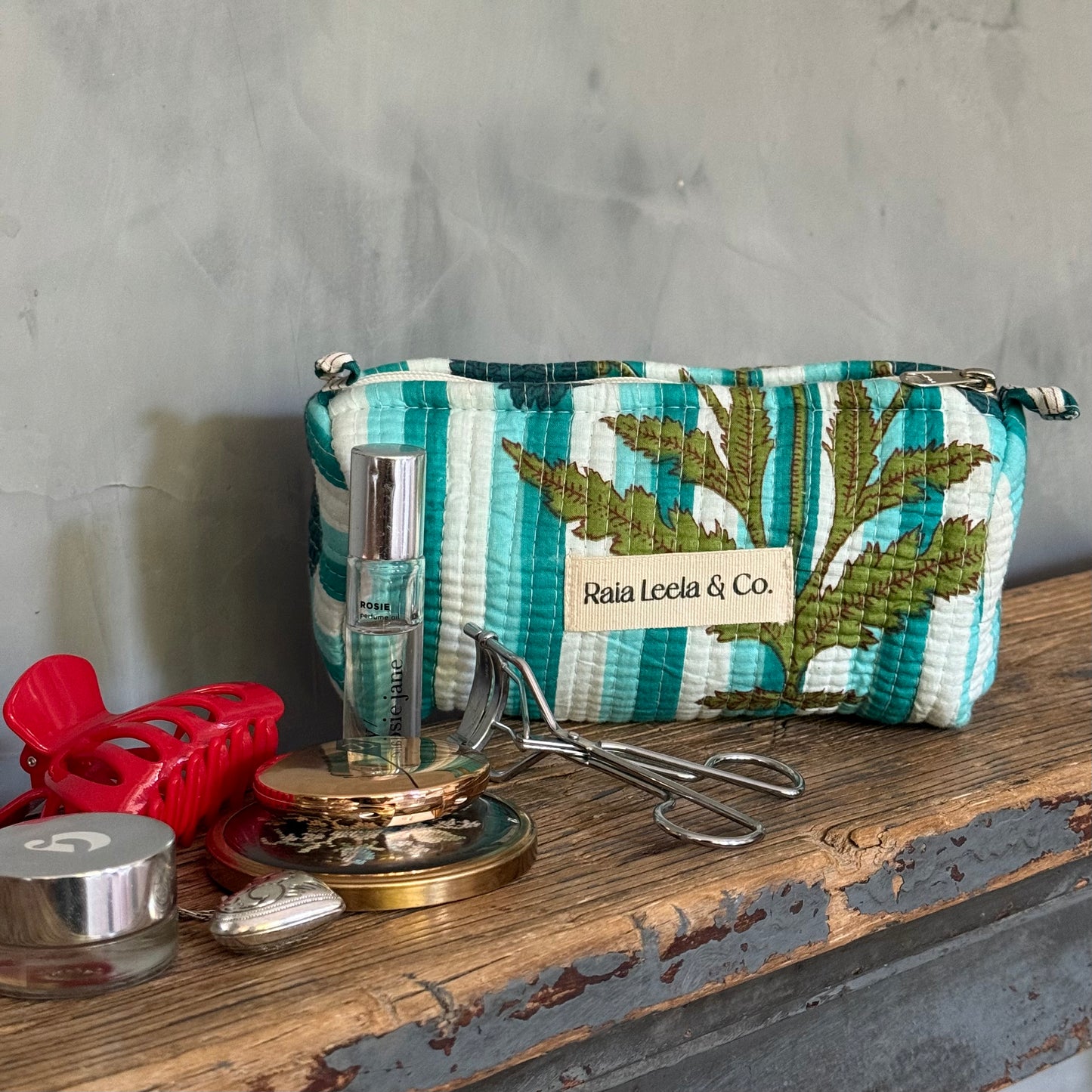 Essentials pouch - Tropical stripe