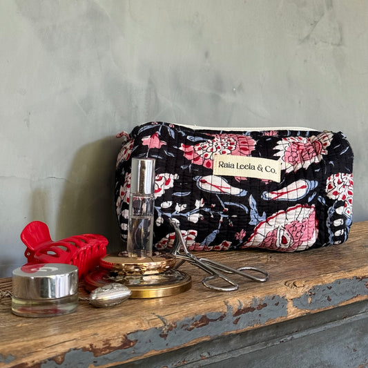 Essentials Pouch - Black floral